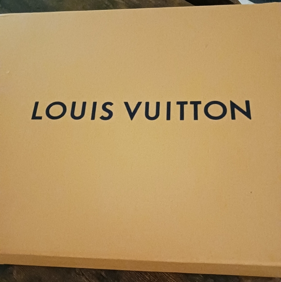 Louis Vuitton Call Back Pumps - Picture 12 of 12